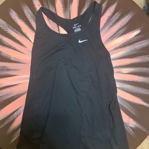 nike workout tank top